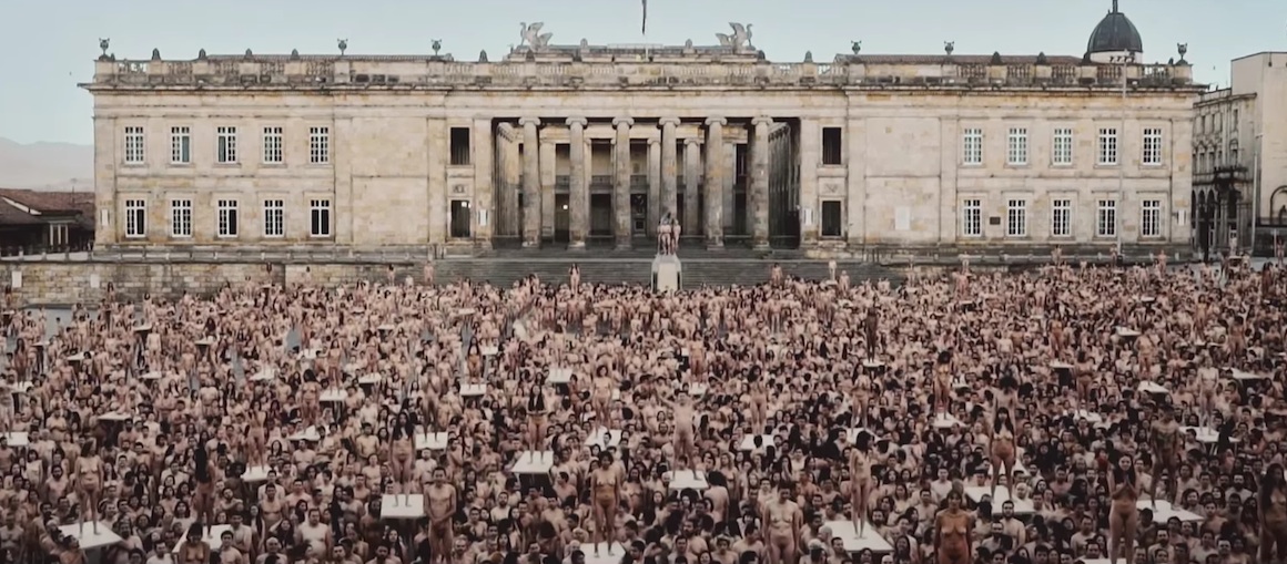 Spencer Tunick Keep Walking Columbia 00