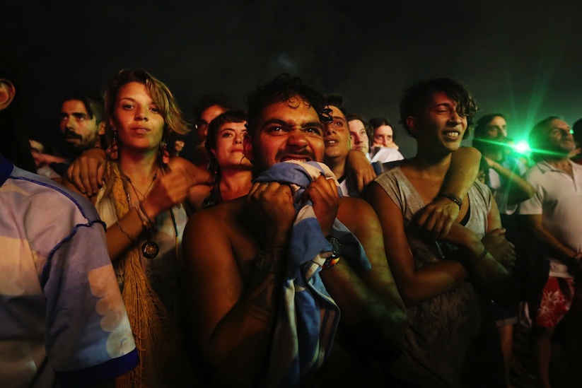 A_Photographic_Journey_Exploring_Crowds_At_The_WORLD_CUP_2014_In_Brazil_by_Jane_Stockdale_2014_16