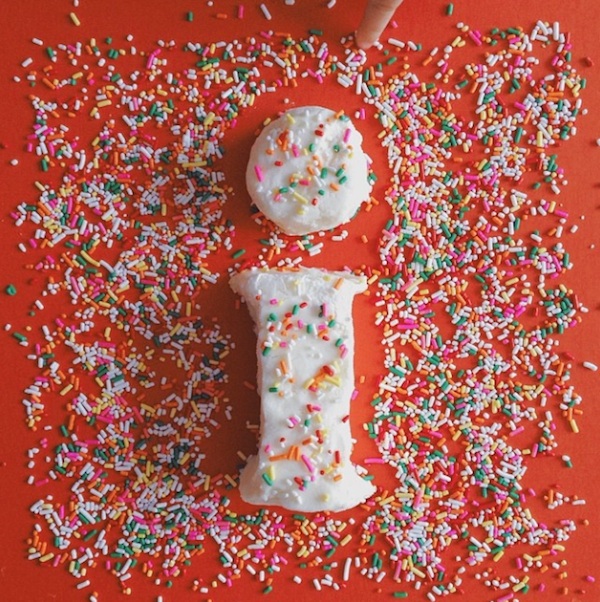 AtoZoë_Dad_Teaches_Daughter_The_Alphabet_By_Shaping_Letters_Out_Of_Yummy_Food_2014_06