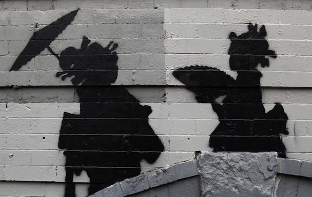 Banksy_in_than_out_NY_17_01