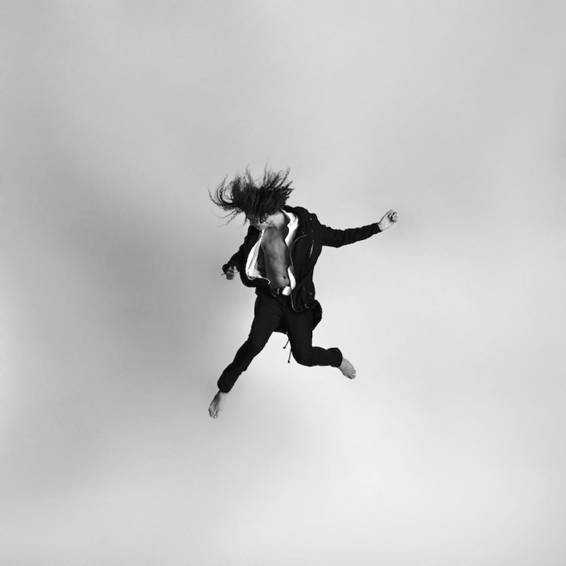 Energetic_Black_And_White_Portraits_Of_People_Captured_In_Mid_Jump_2014_04