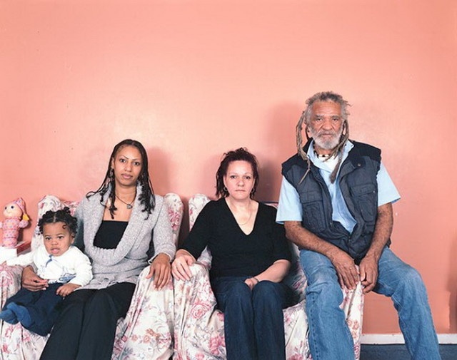 Families_with_5_Generations_in_1_Photo_by_Julian_Germain_2014_11