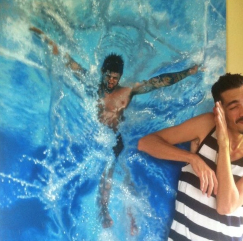 Hyperrealistic_Oil_Paintings_Of_People_Swimming_by_Gustavo_Silva_Nunez_2014_06