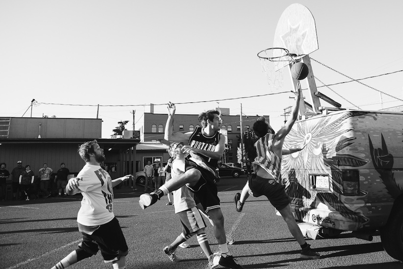 Rigsketball_A_Basketball_Tournament_Using_A_Hoop_Attached_To_A_Tour_Van_2014_03