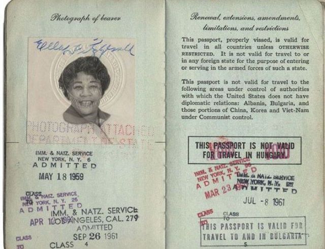 Vintage_passports_09