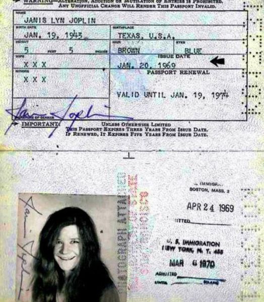 Vintage_passports_11