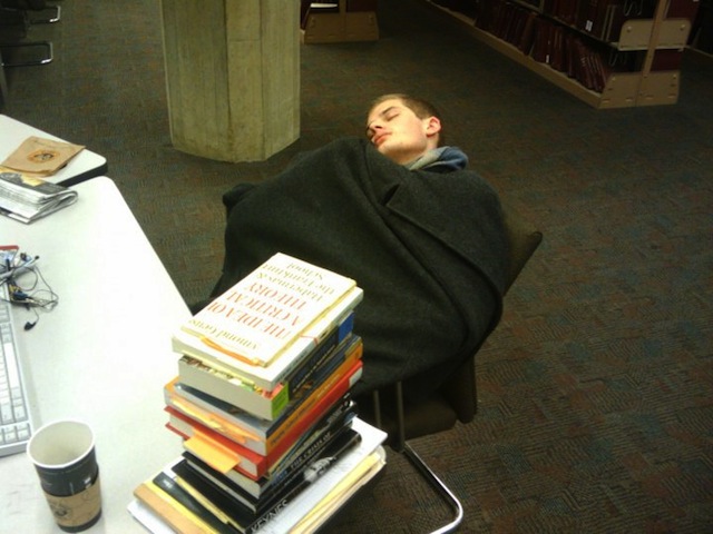 peoplesleepinginlibraries_07