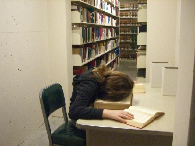 peoplesleepinginlibraries_09