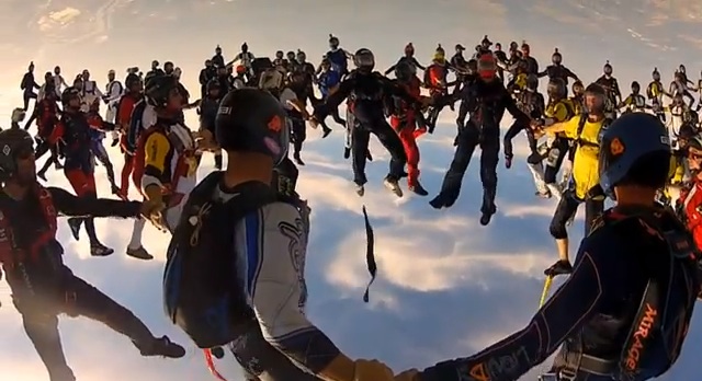 vertical_skydiving_worldrecord_01